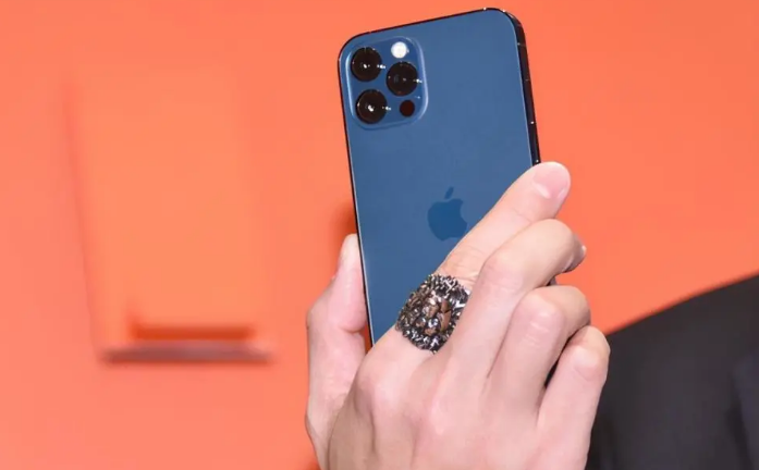 河南苹果手机维修分享iPhone12系列重启方法教程 