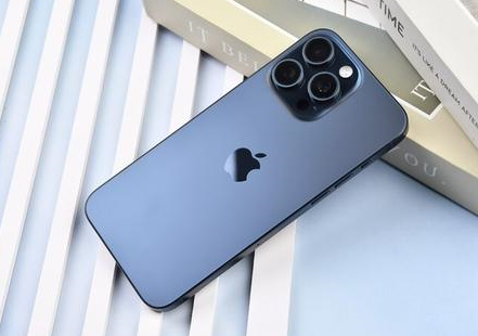 河南苹果维修点分享iPhone 15 Pro Max屏幕更换全新实操风险 
